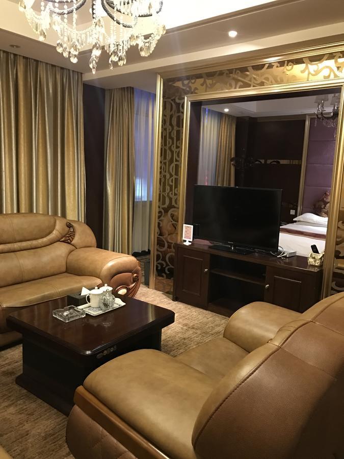 Huayu Paradise International Hotel Лхаса Экстерьер фото