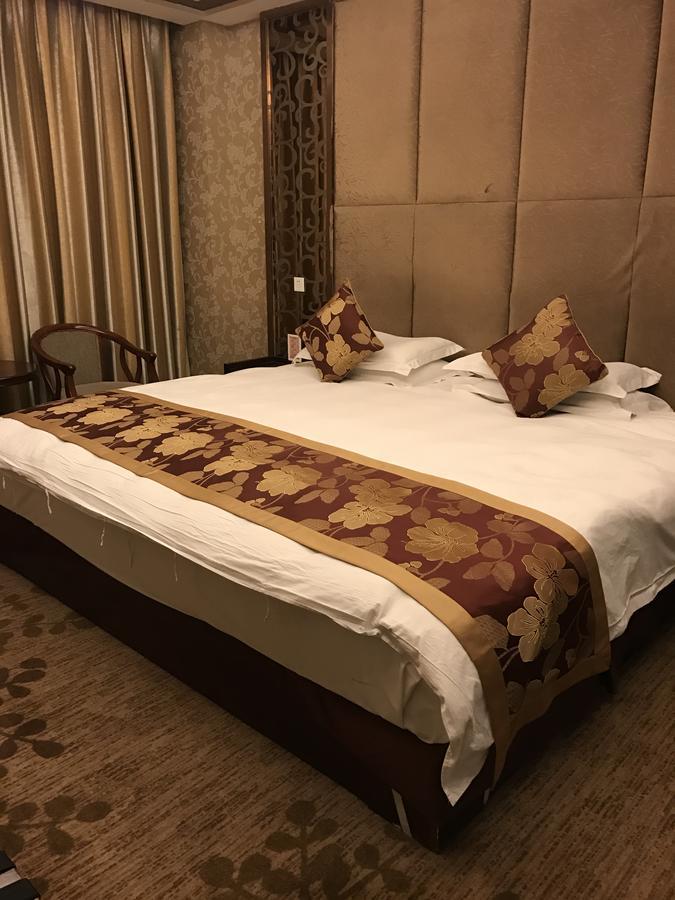 Huayu Paradise International Hotel Лхаса Экстерьер фото
