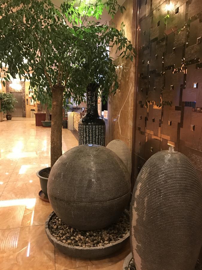 Huayu Paradise International Hotel Лхаса Экстерьер фото